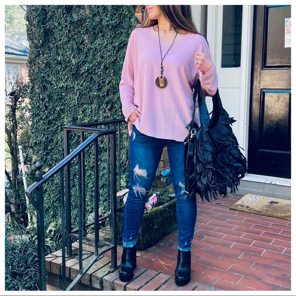 Made in Italy Rose V Neck Relax fit sweater - Picture 4 of 6